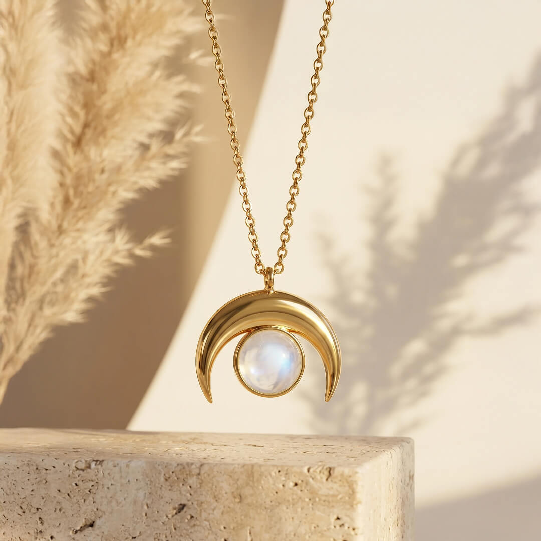 "Moon Crescent" Necklace in Moonstone