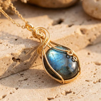 "Eye of the Universe" Pendant in Labradorite 1