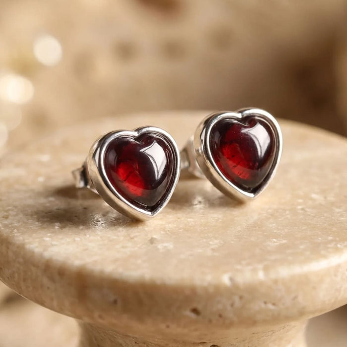 Ohrringe „Passion Heart“ mit Granat & silberfarbenem Metall