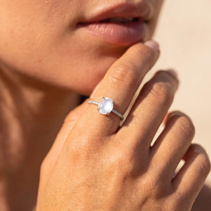 Verstellbarer „Kirana“-Ring aus Mondstein & Silber