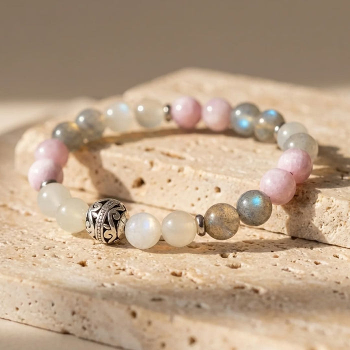 "Feminine Softness" Bracelet in Labradorite, Moonstone & Kunzite
