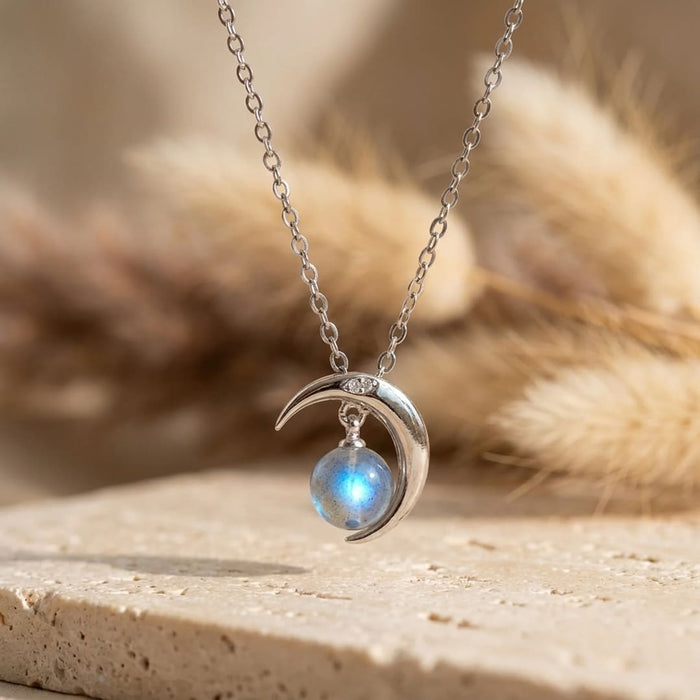 Pendentif « Lune Enchantée » en labradorite