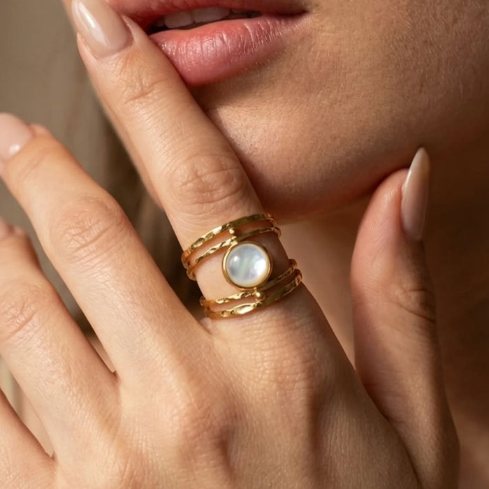 Verstellbarer Ring "Sanftheit des Perlmutt"