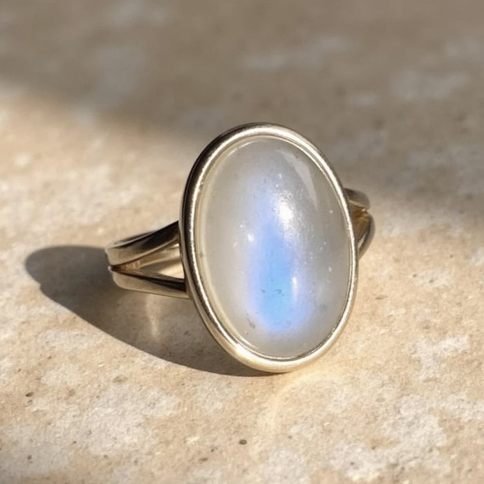 Verstellbarer Ring „Astral Sweetness“ mit Mondstein