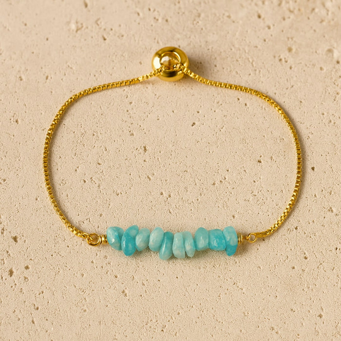 Feines Armband mit unregelmäßigen Steinen