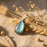 "Intuitive Protection" Pendant in Labradorite 3