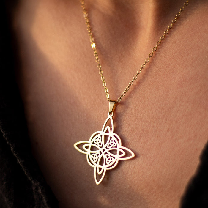 "Everlasting Protection" Pendant in Witch's Knot