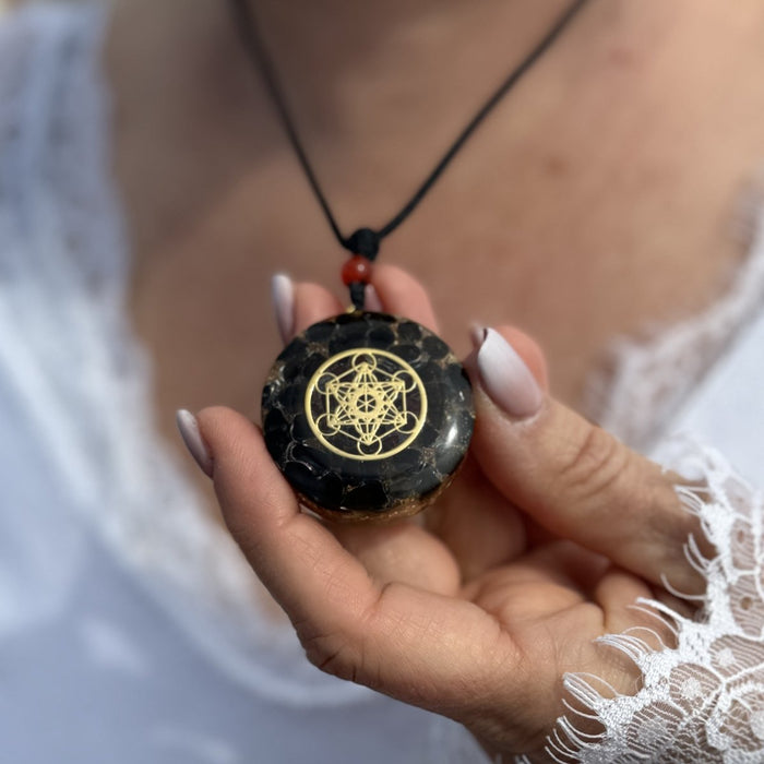 Orgonite Pendant "Metatron's Cube" in Obsidian & Garnet